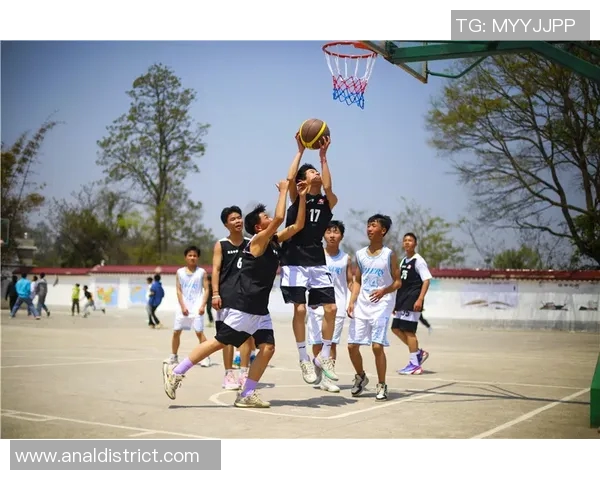 广州篮球队反击革新之路：重塑战术与团队精神的全新探索