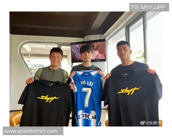 当内娱女星邂逅足球巨星爱情与梦想交织的青春旋律